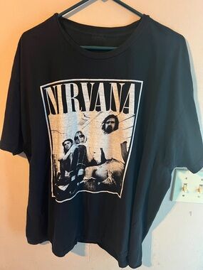 VINTAGE Y2K NIRVANA GRUNGE BAND TEE BLACK WITH DAVE, KURT & KRIST ON FRONT XL